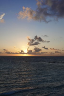 cancun sunrise002_1.jpg