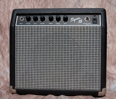 Fender-amp-2.jpg