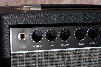 Fender-amp-6.jpg