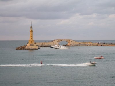 滑水的遊客