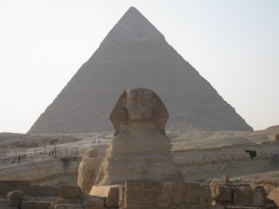 NĪrs : Giza Pyramid