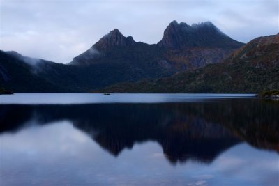 Dove Lake at dawn