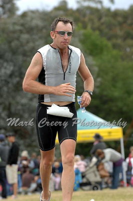 canberrahalfiron_run256.jpg