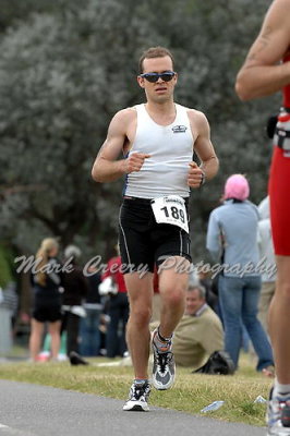 canberrahalfiron_run480.jpg
