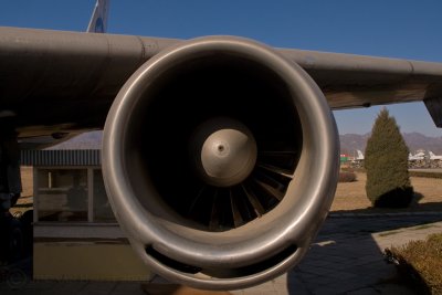 Orbis DC-8 engine