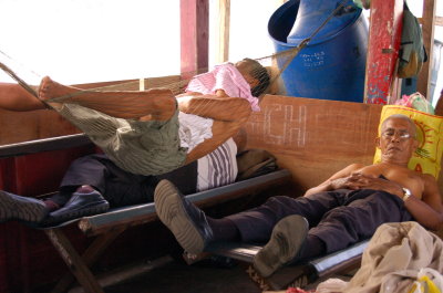 mga lolong tulog