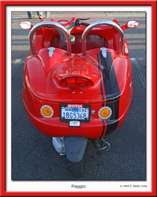 Piaggio 2000s 3-wheel Red R.jpg