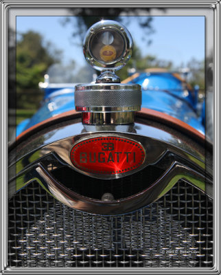 Bugatti 1920s Racing Blue HB09 Emblem2.jpg