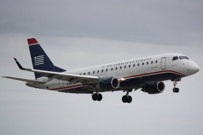 Embraer 175 (N111HQ)