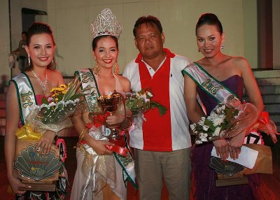 Perlas beauties with Mayor Boni, Clarisse 1st, Hannah Perlas ng Kaliguan and Rhea, 2nd
