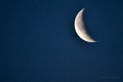 Waning Crescent 6am 400mm crop