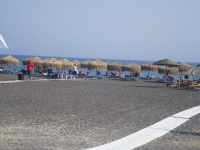Agios Georgios Beach in Santorini.jpg