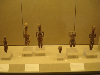 Figures - Museum of Prehistoric Thira.jpg