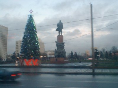 Lenin Statue in Moscow (2).jpg