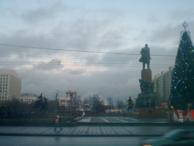 Lenin Statue in Moscow.jpg