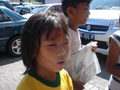 Begging Children in Bandung (2).jpg