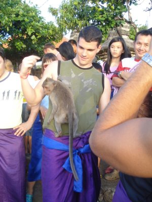 Monkeys at Uluwatu (9).jpg