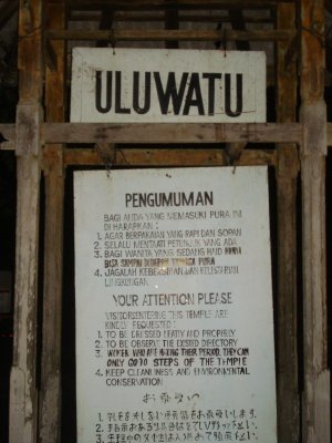 Uluwatu Warning Sign.jpg