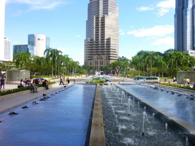 Fountains in Front of Petronas Towerse.jpg