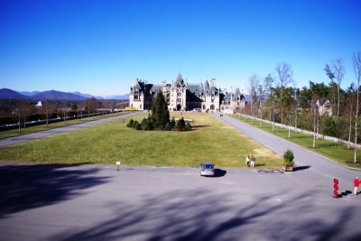 Biltmore Estate Esplanade.jpg