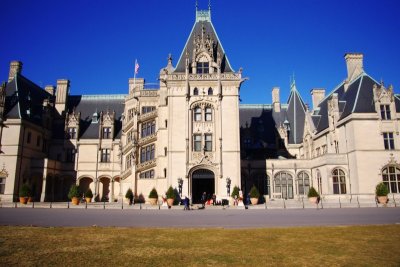 Front of Biltmore Estate (1).jpg