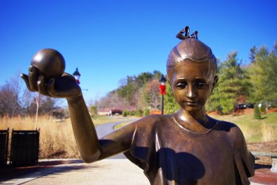 Cornelia Vanderbilt Statue in Antler Hill.jpg