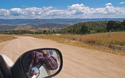 Two Mirrors,  One Elbow and the Megalong Valley