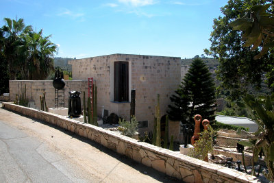 A residence in Ein Hod  which is a communal settlement of artists and craftspeople.