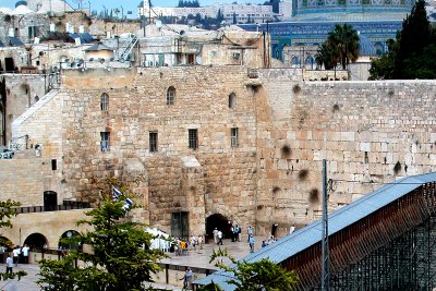 Jerusalem: Old City - The Jewish Quarter  The Western Wall to the left of the excavation site.