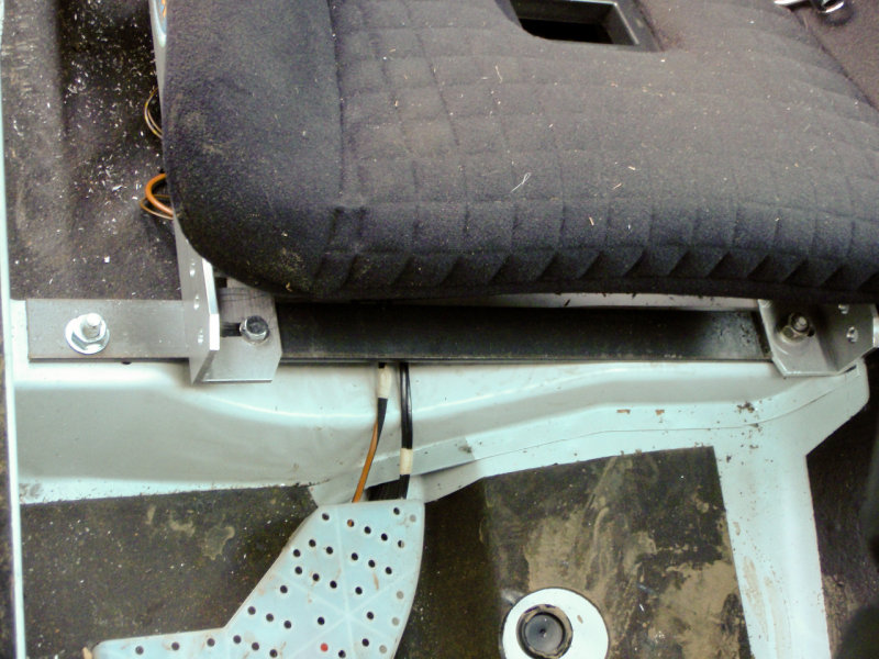 Bucket seat mounting