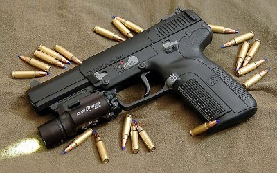 Fabrique Nationale Five-seveN (C)