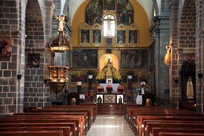 Interior - Santo Domingo Church