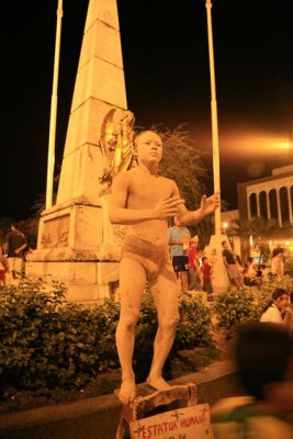 'Human Statue' Mime