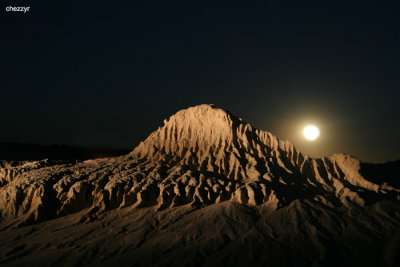 0165-mungo-night-moon rising