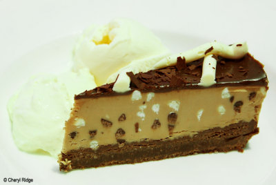 3350b - cake at River Heads cafe