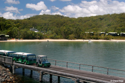 3485- Kingfisher Bay resort and train