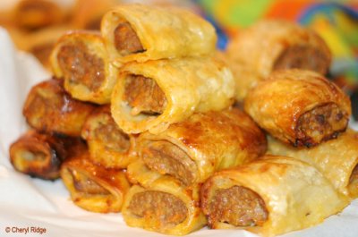 4923- home made sausage rolls