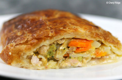 5627- savoury chicken and vegetable pastry