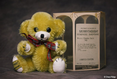 Merrythought micro Cheeky Old Gold 1995
