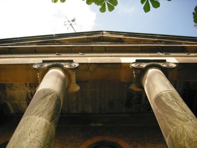 Main front pillars