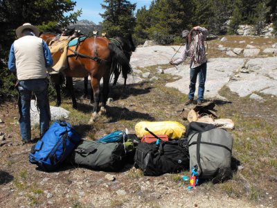 Unloading gear