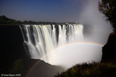 Victoria Falls  Lunar rainbow 3025