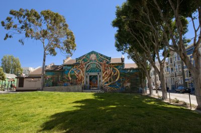 Mission Pool 19th & Linda