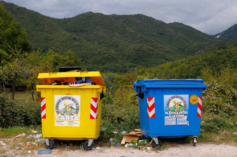 Valvori Does Recycling