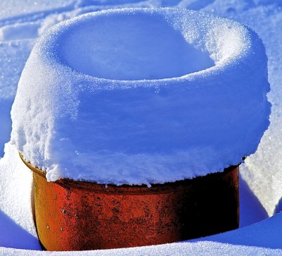 Impression of snow on a jar