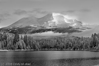 Shasta, Lake Siskiyou in Foreground