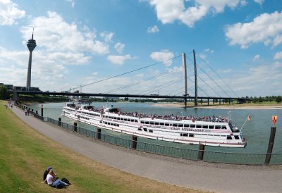 Ship Stadt Dsseldorf on the Rhine (extended version)