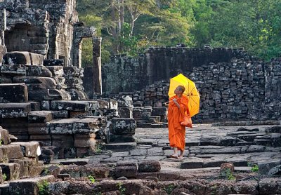 CRW_0514_bayon_monk
