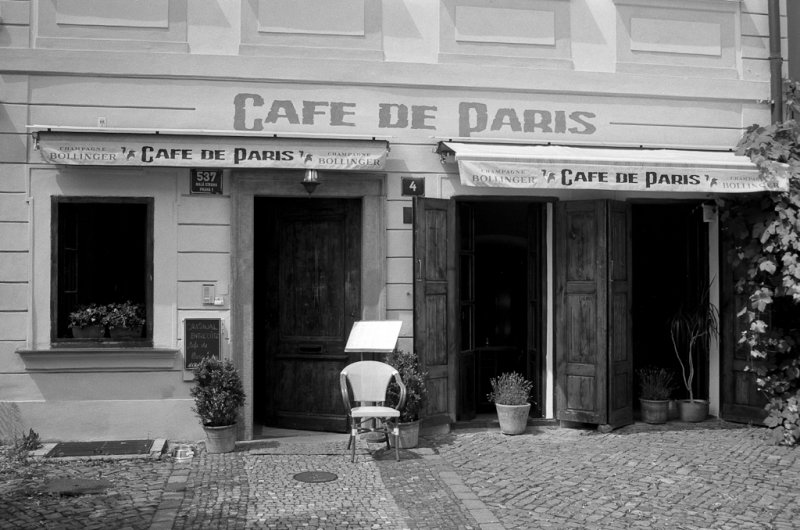 Cafe de Paris, Nebovidska, Mala Strana