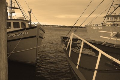 three boats b&w.tif